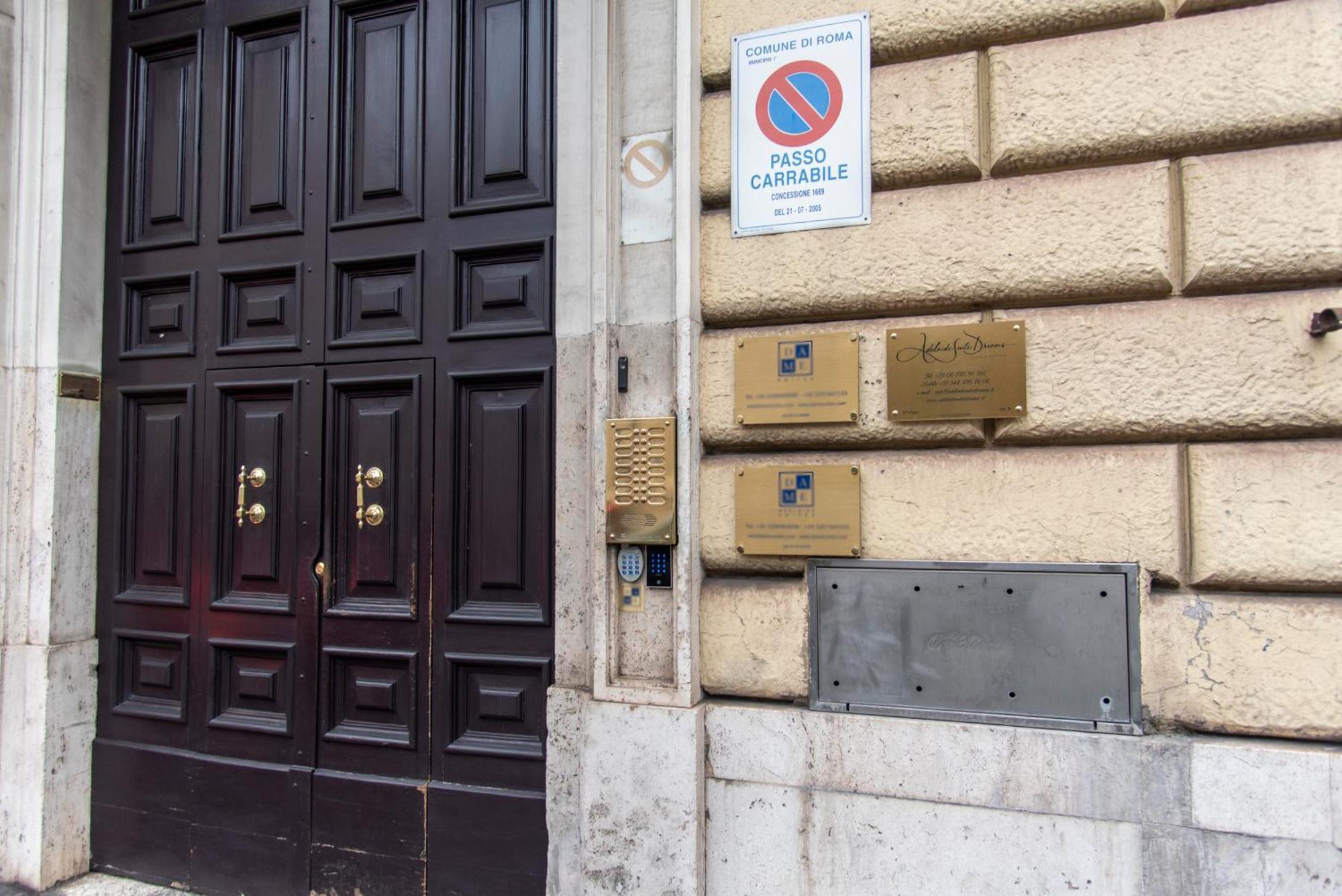 Adelaide Suite Dreams Roma Esterno foto
